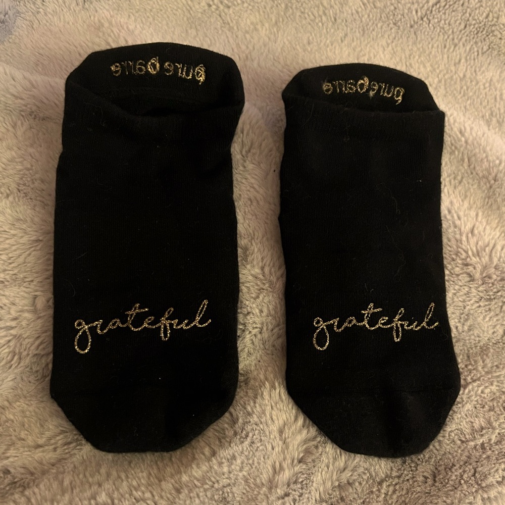 Pure Barre by Tavi Noir “Grateful” grip socks